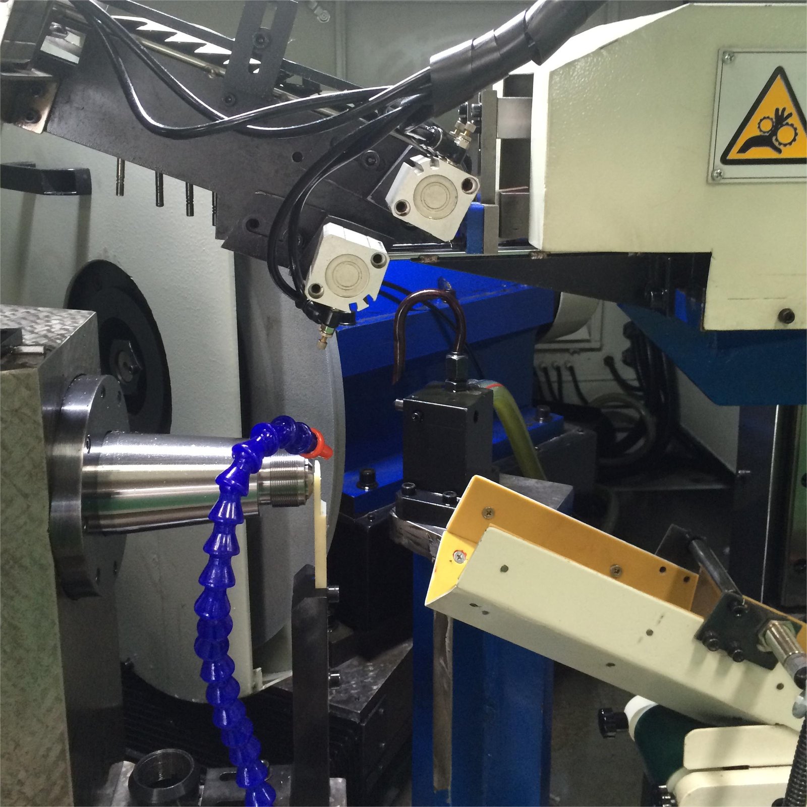 Automatic Car Accessories Intake Valve Precision Taper Grinding Machine