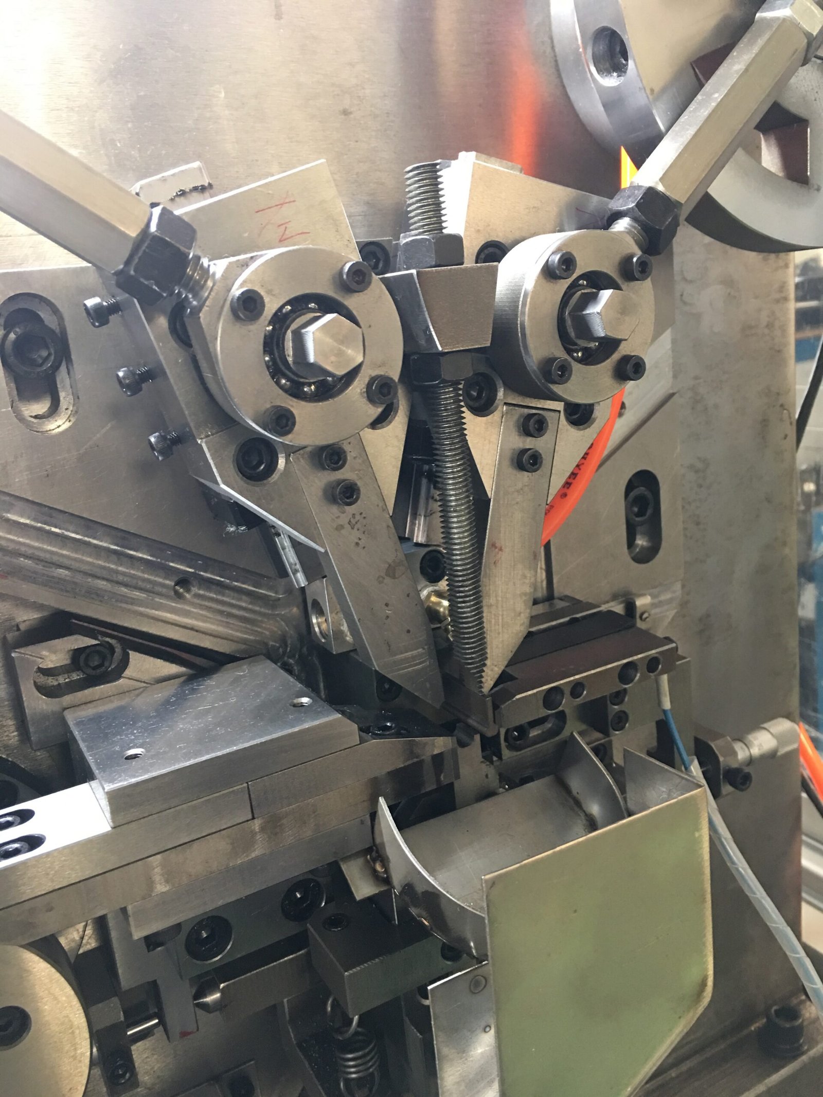 Two Generation High Precision Traveler Forming Machine Two Generation High Precision Traveler Forming Machine