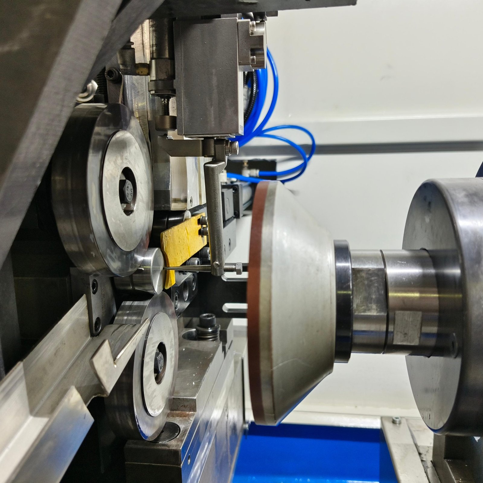 Automatic Cup Type Hydraulic Tappet Face and Internal Grinding Machine