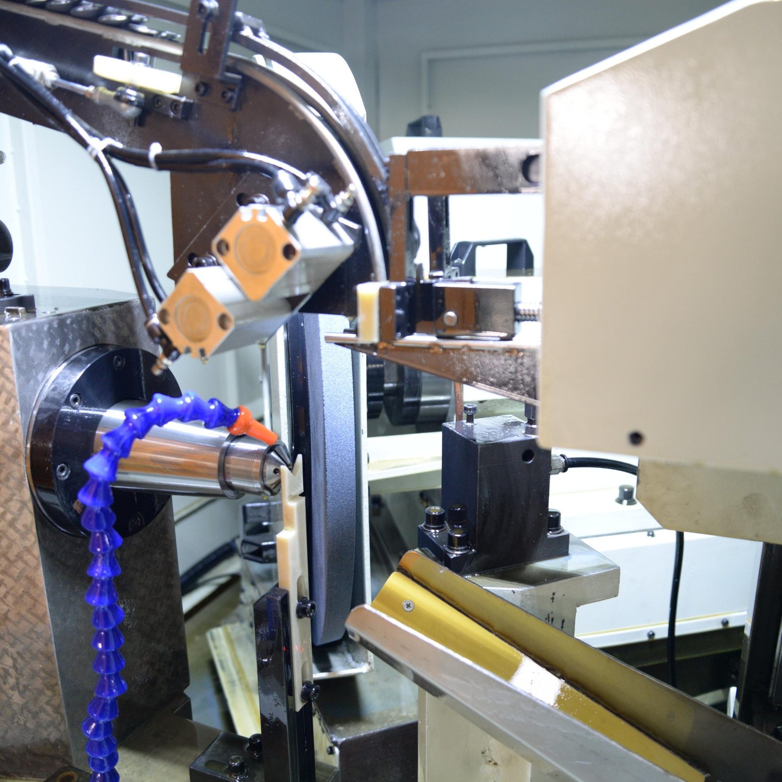 Automatic Car Accessories Intake Valve Precision Taper Grinding Machine