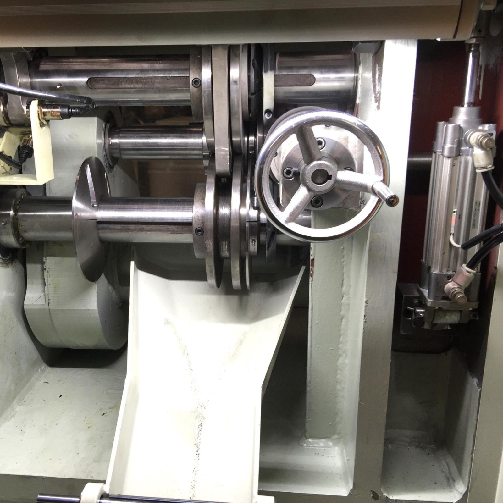 Automatic Car Spare Parts Exhaust Valve Straightening Machine