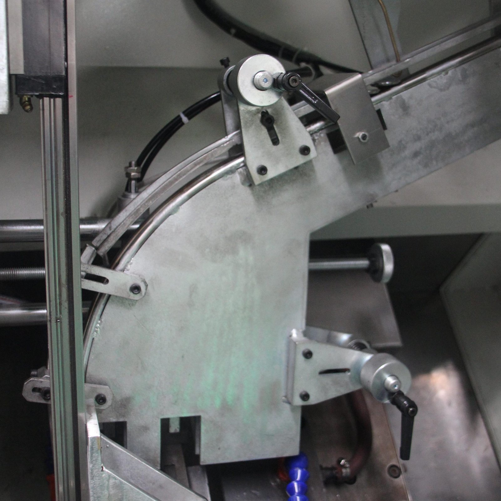 Automatic CNC Machine Automobile Valve Profiling Lathe - Image 5