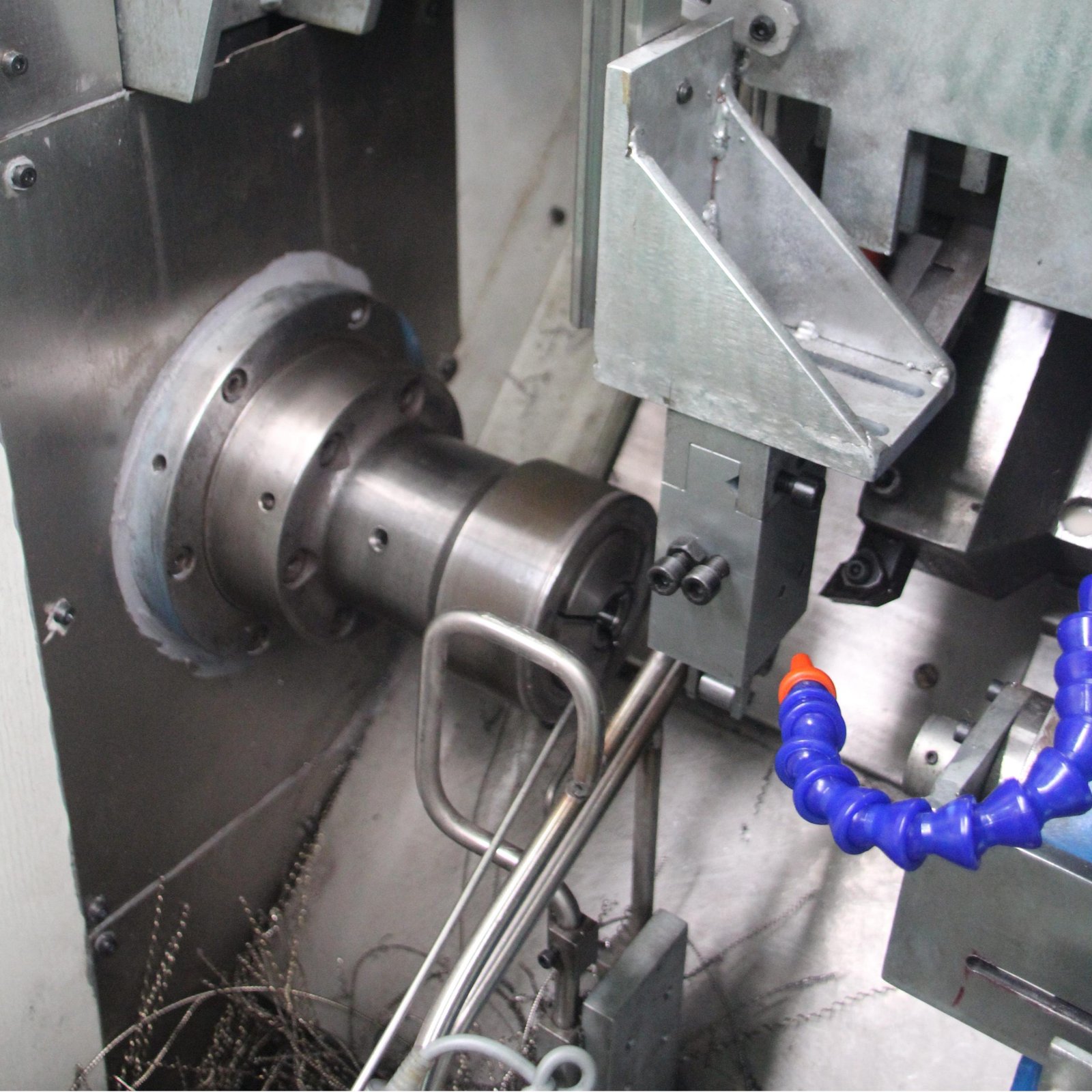 Automatic CNC Machine Automobile Valve Profiling Lathe - Image 4