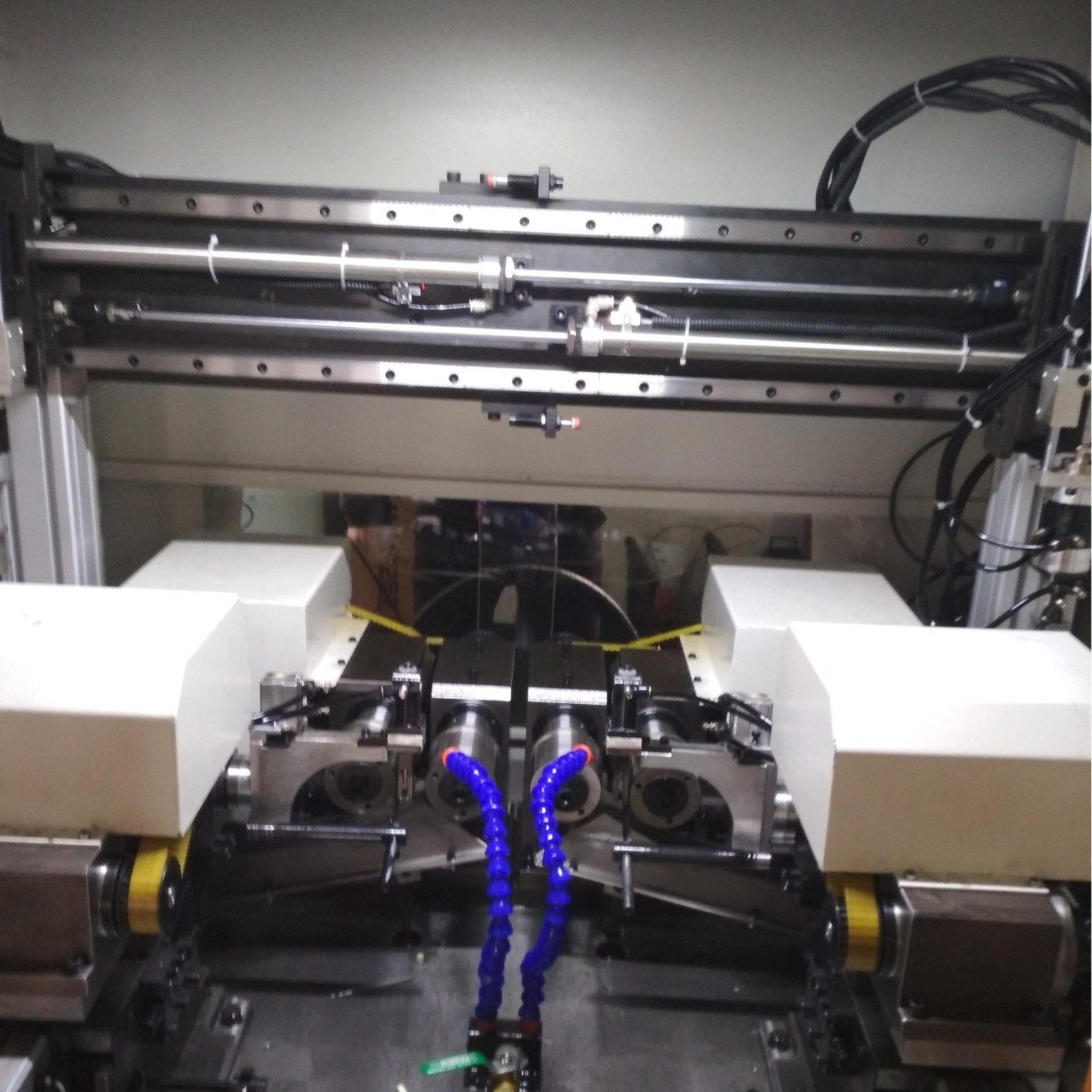 Automatic Water Pump Bearing Mandrel Single Groove Superfinishing Machine - Image 5