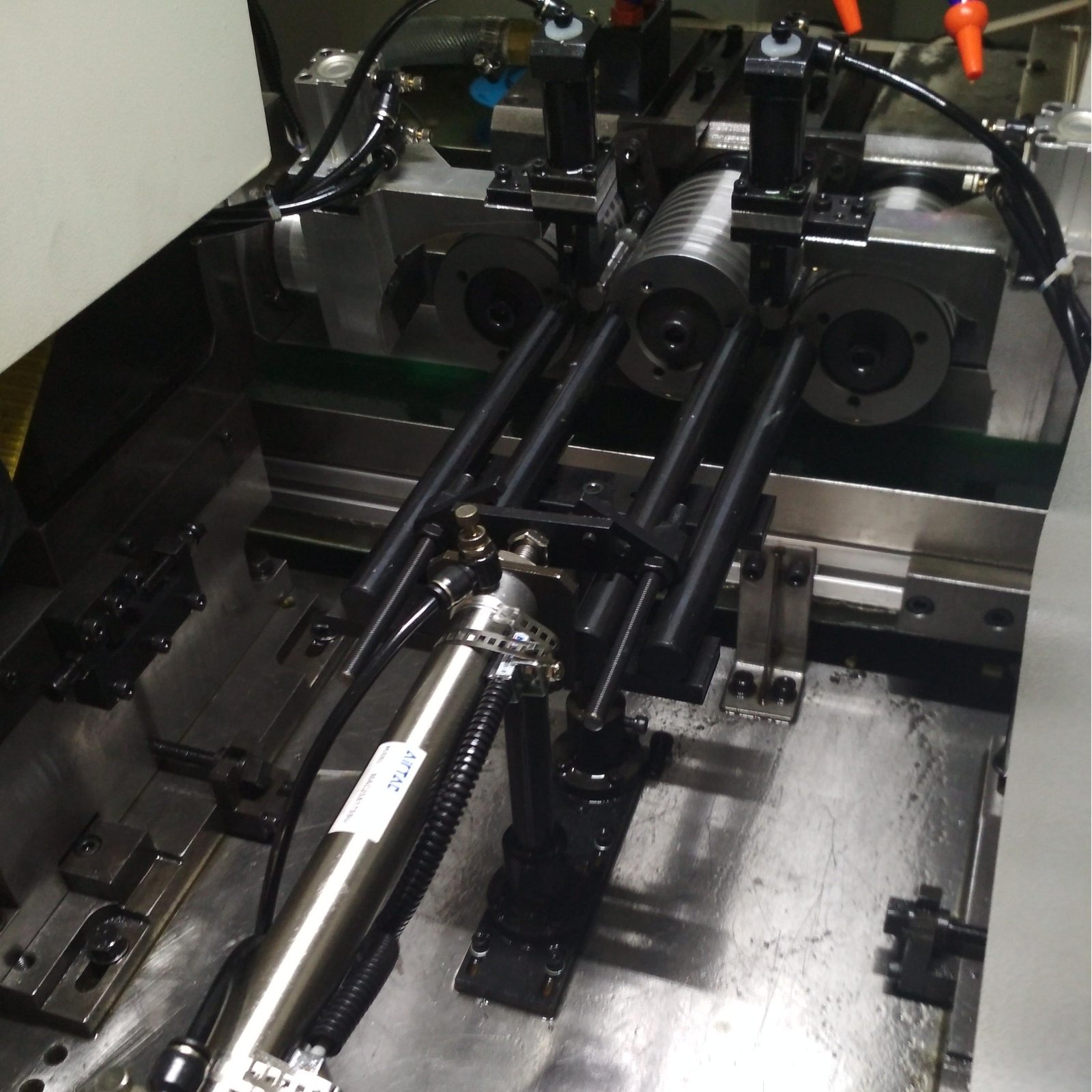 Automatic Water Pump Bearing Mandrel Single Groove Superfinishing Machine - Image 2