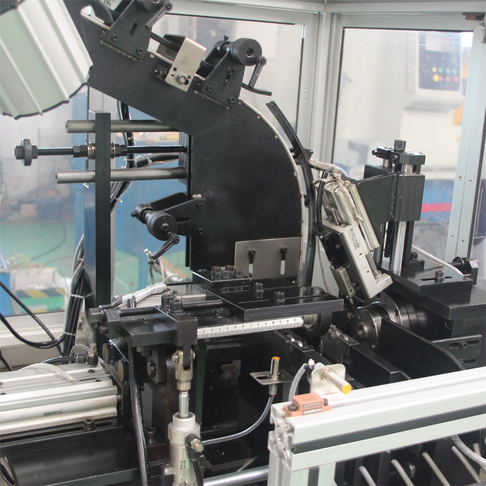 Automatic Automobile Valve Runout Measuring Machine - Image 4