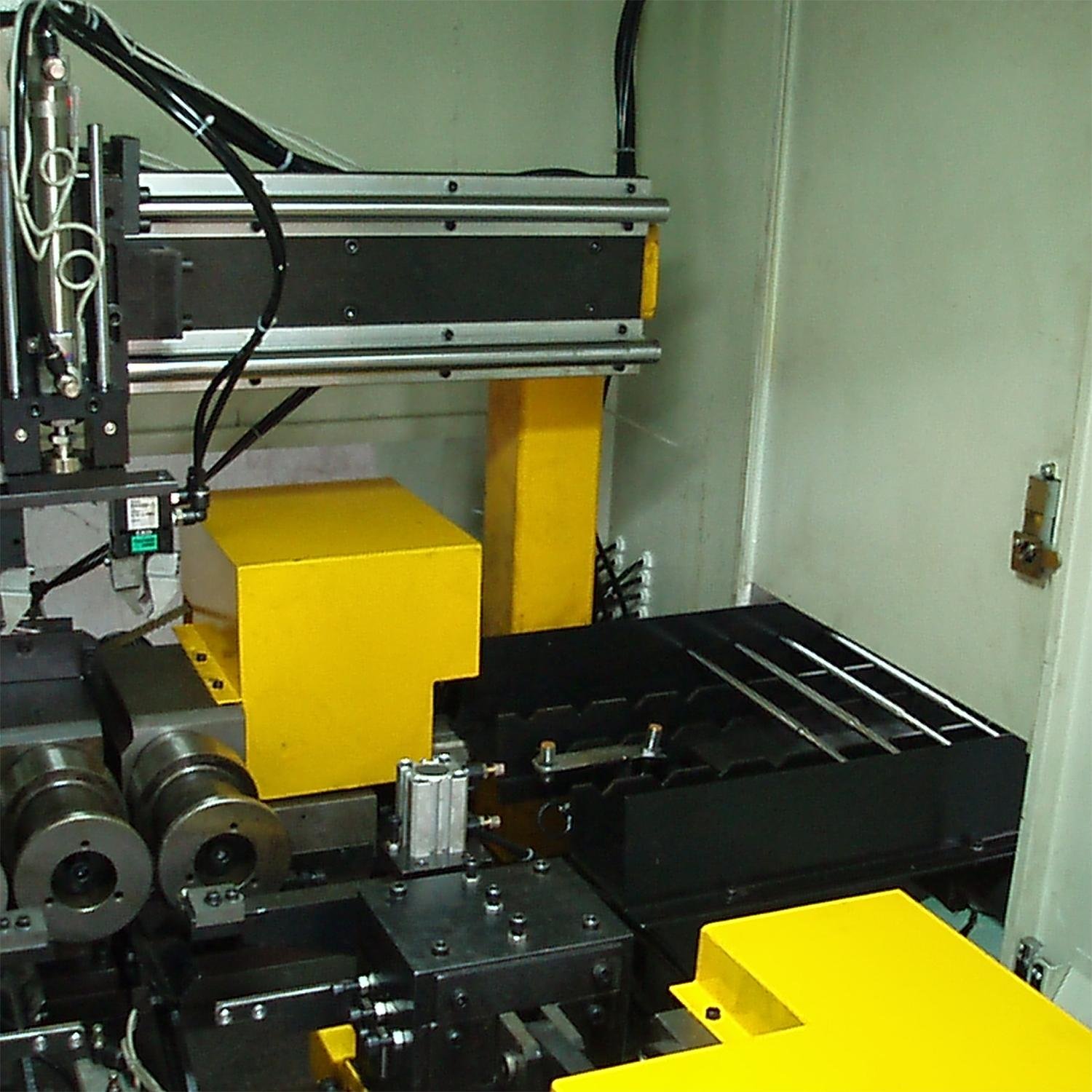 Automatic Textile Machinery Spindle Rod Bearing Position Finely Ground Machine - Image 3